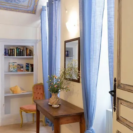 Domus Napoleone Bonaparte Apartment *