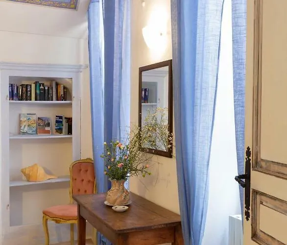 Domus Napoleone Bonaparte Apartment *